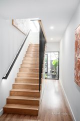 https://images.listonce.com.au/custom/160x/listings/76-edgevale-road-kew-vic-3101/241/01548241_img_08.jpg?qbYAYADuPZc