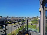 https://images.listonce.com.au/custom/160x/listings/76-faversham-avenue-lake-gardens-vic-3355/877/01575877_img_22.jpg?4IQIc2f8dgA