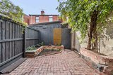https://images.listonce.com.au/custom/160x/listings/76-heath-street-port-melbourne-vic-3207/989/01884989_img_07.jpg?9dmjRJEo7-M
