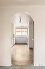 https://images.listonce.com.au/custom/160x/listings/76-mitford-crescent-craigieburn-vic-3064/354/01988354_img_05.jpg?VzmQ57eAMc4