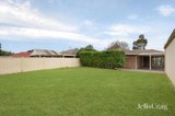 https://images.listonce.com.au/custom/160x/listings/76-mitford-crescent-craigieburn-vic-3064/354/01988354_img_10.jpg?KFvN4Kof2Fc