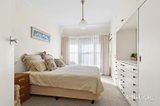 https://images.listonce.com.au/custom/160x/listings/76-sladen-street-hamlyn-heights-vic-3215/278/01753278_img_08.jpg?mFoPGIjYzgY