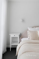 https://images.listonce.com.au/custom/160x/listings/76-truman-street-south-kingsville-vic-3015/832/01941832_img_12.jpg?AyhXWGWVL1g