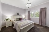 https://images.listonce.com.au/custom/160x/listings/76-yarra-street-warrandyte-vic-3113/388/01046388_img_07.jpg?y9WZ3k7HGnc