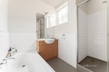 https://images.listonce.com.au/custom/160x/listings/760-beach-road-mentone-vic-3194/568/01679568_img_05.jpg?ejEXtUSbtLI