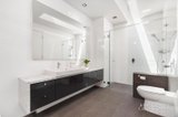 https://images.listonce.com.au/custom/160x/listings/76a-spray-street-elwood-vic-3184/598/01810598_img_06.jpg?TrsmVzK-I4o