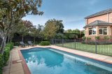 https://images.listonce.com.au/custom/160x/listings/77-ashburton-road-glen-iris-vic-3146/249/01198249_img_15.jpg?nuAgjQvgRVU