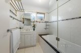 https://images.listonce.com.au/custom/160x/listings/77-dandelion-drive-rowville-vic-3178/293/01391293_img_06.jpg?IB3uwKBHcCs