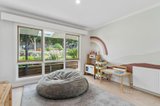 https://images.listonce.com.au/custom/160x/listings/77-hamilton-street-gisborne-vic-3437/837/01724837_img_11.jpg?CGMdxE41LJA