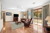 https://images.listonce.com.au/custom/160x/listings/77-hoburd-drive-woodend-vic-3442/413/01562413_img_06.jpg?Lbo6qKWFNjM