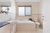 https://images.listonce.com.au/custom/160x/listings/77-market-street-essendon-vic-3040/869/01898869_img_11.jpg?XfROR5sEH-M