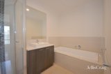 https://images.listonce.com.au/custom/160x/listings/77-oshannassy-parade-lucas-vic-3350/839/01845839_img_06.jpg?BWExQ_pxV7E