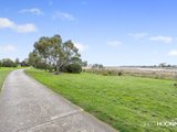 https://images.listonce.com.au/custom/160x/listings/77-sommers-drive-altona-meadows-vic-3028/413/01203413_img_14.jpg?TppUBPPRjgo