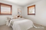 https://images.listonce.com.au/custom/160x/listings/77-springthorpe-boulevard-macleod-vic-3085/936/01937936_img_15.jpg?ulUR-Im99Gc