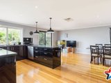 https://images.listonce.com.au/custom/160x/listings/77-switchback-road-chirnside-park-vic-3116/470/01529470_img_04.jpg?PM0DXL0FjlI