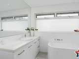 https://images.listonce.com.au/custom/160x/listings/77-switchback-road-chirnside-park-vic-3116/470/01529470_img_08.jpg?SbM3cW-xLaU