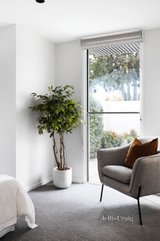 https://images.listonce.com.au/custom/160x/listings/77-victoria-road-northcote-vic-3070/892/01236892_img_13.jpg?47EIBj8xIlc