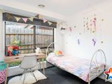 https://images.listonce.com.au/custom/160x/listings/77a-esther-crescent-mooroolbark-vic-3138/255/01526255_img_09.jpg?D5ZCUx1vVK0