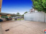 https://images.listonce.com.au/custom/160x/listings/78-cardigan-road-mooroolbark-vic-3138/920/01524920_img_10.jpg?EHB3Y0gFmmA