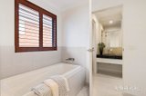 https://images.listonce.com.au/custom/160x/listings/78-evans-drive-croydon-vic-3136/908/01948908_img_11.jpg?iXHx5DcYMxg