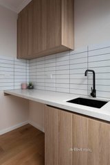 https://images.listonce.com.au/custom/160x/listings/78-laity-street-richmond-vic-3121/585/01246585_img_08.jpg?PH6XY6O1MLk