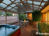 https://images.listonce.com.au/custom/160x/listings/79-lakeview-drive-lilydale-vic-3140/433/01526433_img_19.jpg?B3jRy4AKXYk