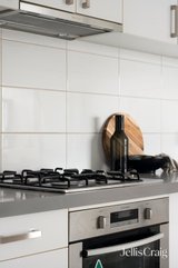 https://images.listonce.com.au/custom/160x/listings/799-barton-street-reservoir-vic-3073/805/01815805_img_05.jpg?5fj3H85l0-4