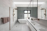 https://images.listonce.com.au/custom/160x/listings/79a-wheatley-road-mckinnon-vic-3204/842/01937842_img_10.jpg?sHyxMvMRKB8