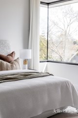 https://images.listonce.com.au/custom/160x/listings/7a-gloucester-road-ashburton-vic-3147/573/01954573_img_14.jpg?A-IzyQILYqI