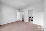https://images.listonce.com.au/custom/160x/listings/7a-newham-grove-ormond-vic-3204/556/01680556_img_09.jpg?CxC52hvoj2E