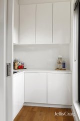 https://images.listonce.com.au/custom/160x/listings/7a-pell-street-bentleigh-east-vic-3165/739/01977739_img_21.jpg?t9-I2NPGlys