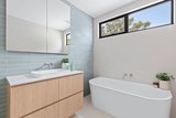 https://images.listonce.com.au/custom/160x/listings/7b-wattle-bird-crescent-barwon-heads-vic-3227/798/01911798_img_10.jpg?ExT04O-E7bo
