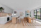 https://images.listonce.com.au/custom/160x/listings/7b-wattle-bird-crescent-barwon-heads-vic-3227/798/01911798_img_15.jpg?woOu48FiAwU