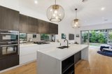 https://images.listonce.com.au/custom/160x/listings/7b-york-street-bentleigh-east-vic-3165/289/00902289_img_06.jpg?t82M7Z3Ns5c