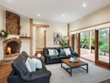 https://images.listonce.com.au/custom/160x/listings/8-10-minter-court-park-orchards-vic-3114/348/00967348_img_19.jpg?WgEPp6jXHhM