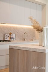 https://images.listonce.com.au/custom/160x/listings/8-8a-vivian-street-blackburn-north-vic-3130/459/01951459_img_10.jpg?LT1sGf31Ub0