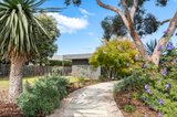 https://images.listonce.com.au/custom/160x/listings/8-9-araluen-court-barwon-heads-vic-3227/782/01621782_img_23.jpg?Du3mztJ6NQk