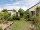 https://images.listonce.com.au/custom/160x/listings/8-andrew-street-mooroolbark-vic-3138/479/01525479_img_15.jpg?7-WINTE7cO4