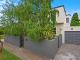 https://images.listonce.com.au/custom/160x/listings/8-austin-street-newtown-vic-3220/080/01721080_img_21.jpg?JAHvPrH3YXU