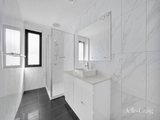 https://images.listonce.com.au/custom/160x/listings/8-ayr-court-glen-waverley-vic-3150/224/01984224_img_11.jpg?xpSnZehkITQ