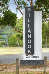 https://images.listonce.com.au/custom/160x/listings/8-barina-avenue-mooroolbark-vic-3138/282/01972282_img_18.jpg?CJ2S6LRyvOM