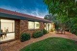 https://images.listonce.com.au/custom/160x/listings/8-bayles-court-donvale-vic-3111/066/00210066_img_06.jpg?n6NEKZN9s0M