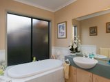 https://images.listonce.com.au/custom/160x/listings/8-baystone-place-lilydale-vic-3140/514/01524514_img_13.jpg?4G5k8HYj9qU