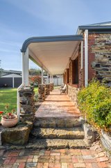 https://images.listonce.com.au/custom/160x/listings/8-baytown-close-barwon-heads-vic-3227/500/01704500_img_16.jpg?gHC9bxkcvaM
