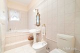 https://images.listonce.com.au/custom/160x/listings/8-bayview-road-brighton-east-vic-3187/560/01950560_img_08.jpg?sCwhMHOTAsk