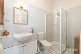 https://images.listonce.com.au/custom/160x/listings/8-bayview-road-brighton-east-vic-3187/560/01950560_img_12.jpg?HYRWh67oMn4