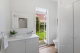 https://images.listonce.com.au/custom/160x/listings/8-bennett-street-richmond-vic-3121/106/01002106_img_09.jpg?IV2zgc8R94A