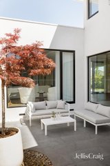 https://images.listonce.com.au/custom/160x/listings/8-bethwyn-street-bentleigh-east-vic-3165/780/01989780_img_18.jpg?Pr8IWKNs8AE