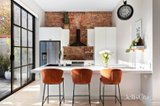 https://images.listonce.com.au/custom/160x/listings/8-bridport-street-south-melbourne-vic-3205/232/01915232_img_02.jpg?2BWZ0wQsnuo