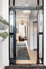 https://images.listonce.com.au/custom/160x/listings/8-bridport-street-south-melbourne-vic-3205/232/01915232_img_14.jpg?_ctEac4aw1Y